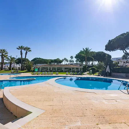Semesterbostad Acolhedora 371, 3 Quartos, Balaia Golf Village *